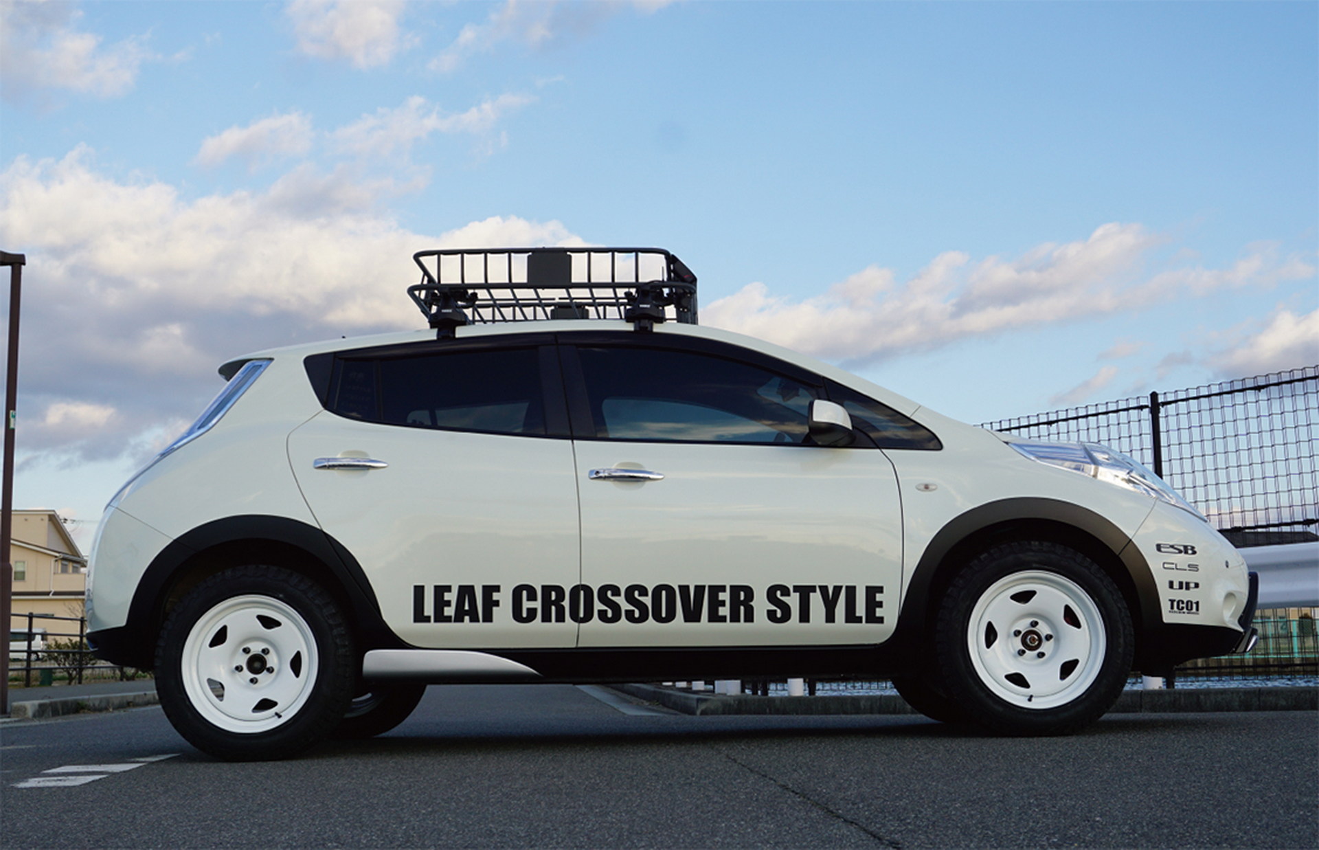 Nissan Leaf crossover