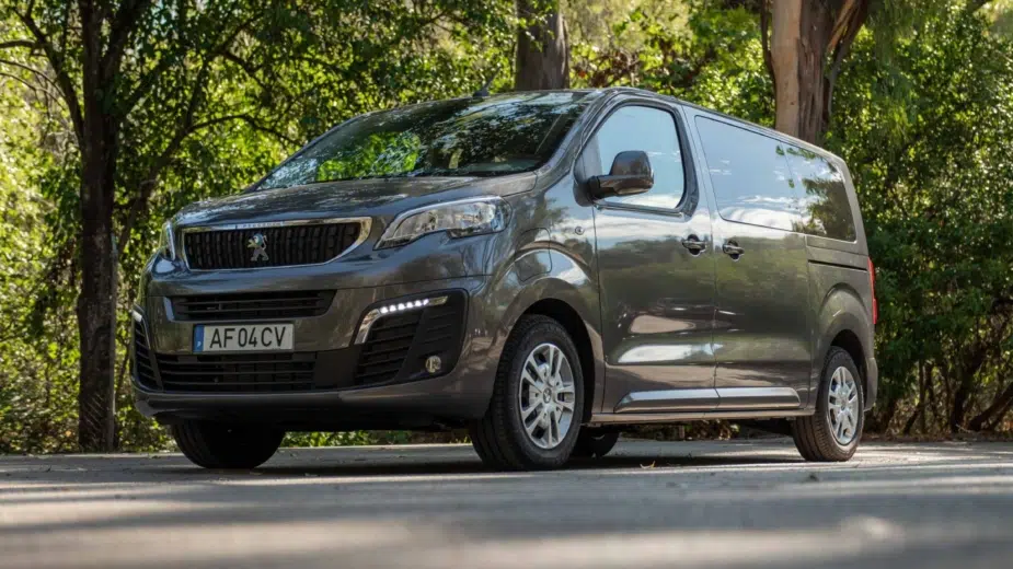 Testámos a Peugeot e-Traveller (elétrica). O que vale o futuro dos MPV?