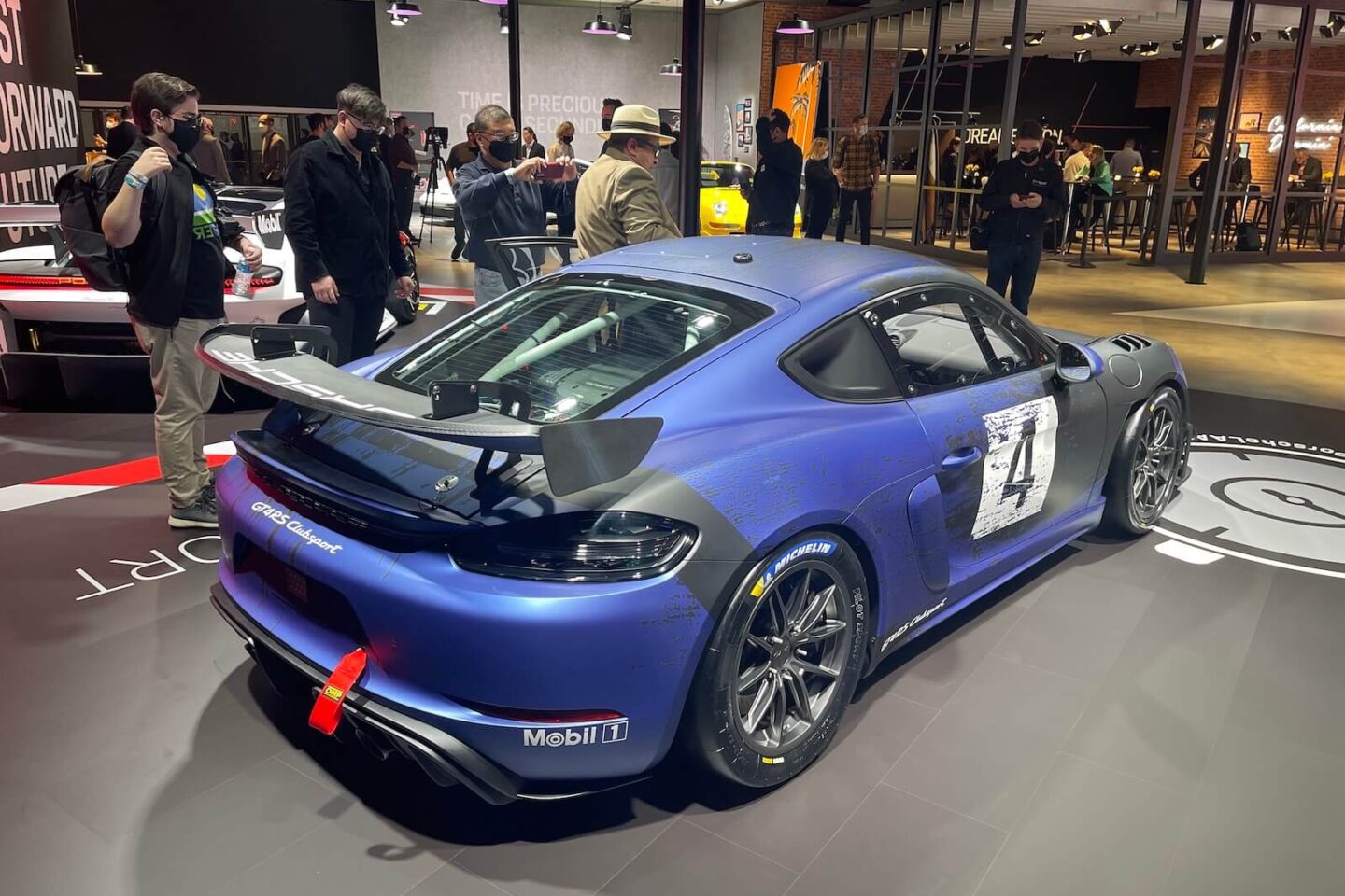 Porsche 718 Cayman GT4 RS