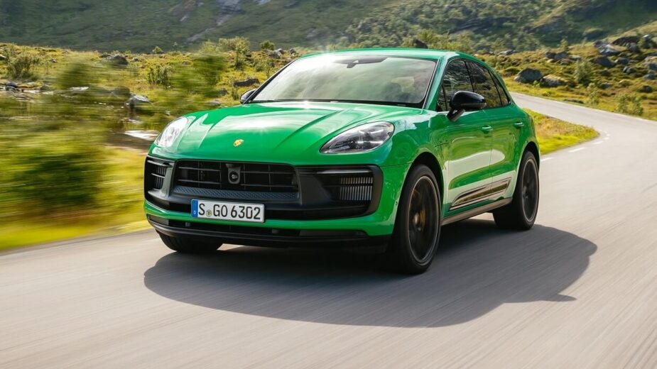 Porsche Macan na estrada, frente 3/4