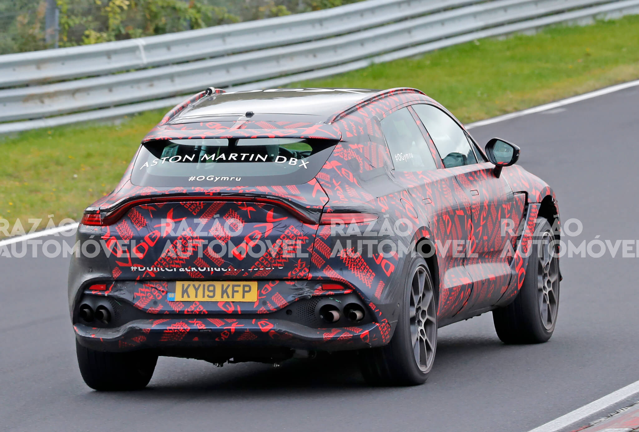 Aston Martin DBX S fotos-espia