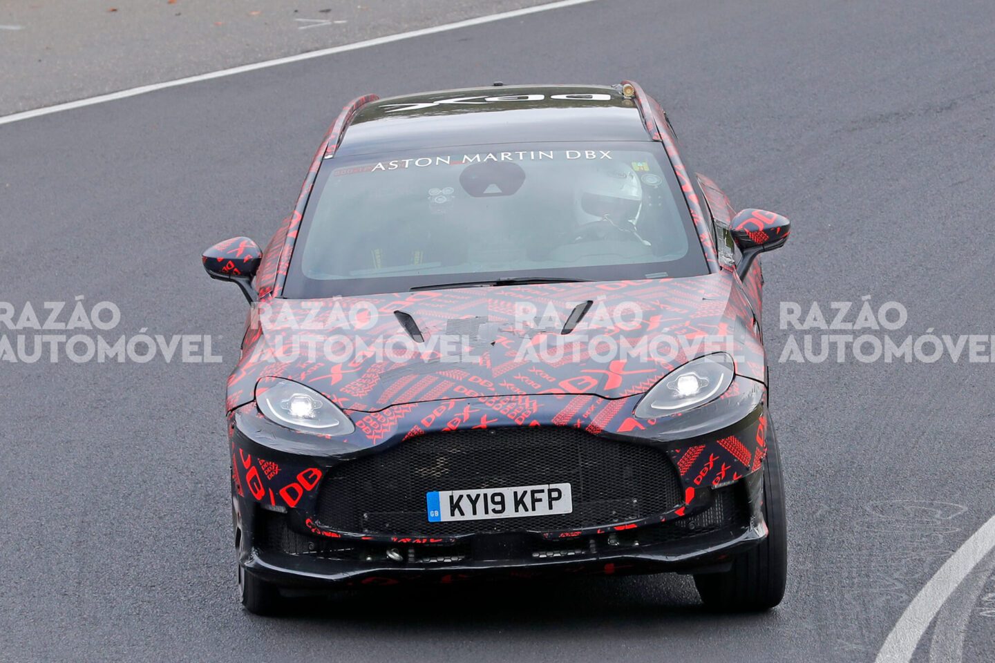 Aston Martin DBX S fotos-espia