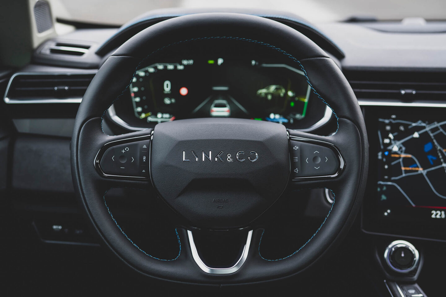 Lynk & Co 01