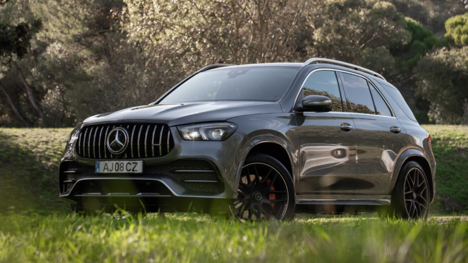 Testámos o Mercedes-AMG GLE 53 4MATIC+. No meio é que está a virtude?