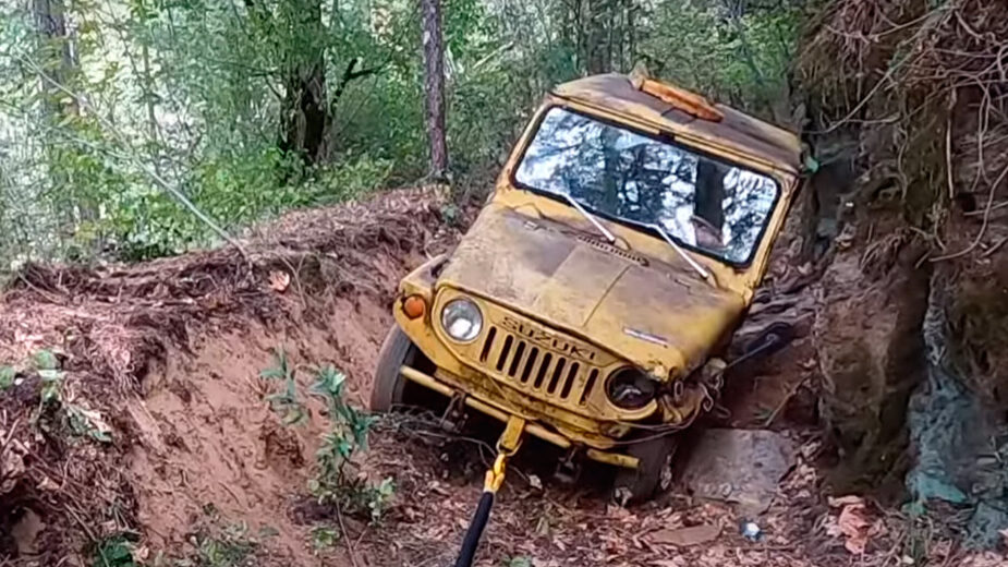 Suzuki Jimny abandonado