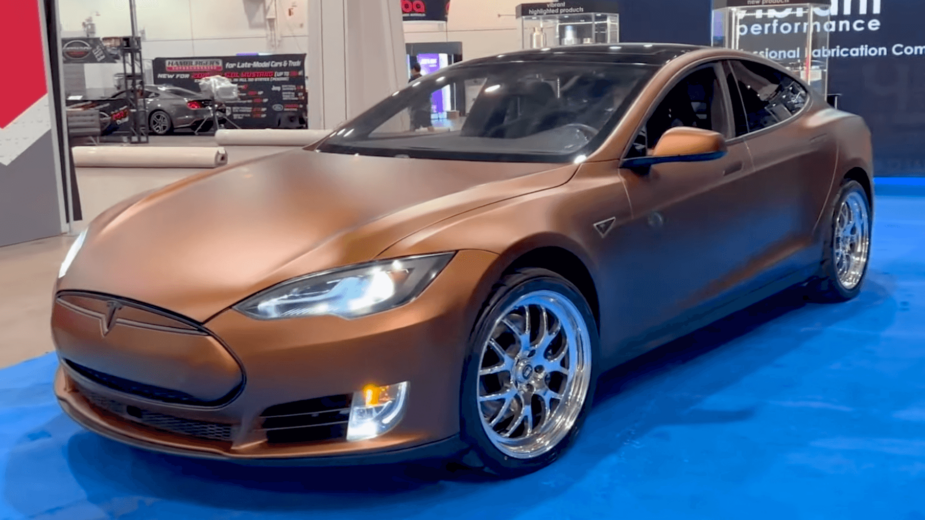 Tesla Model S V8 5