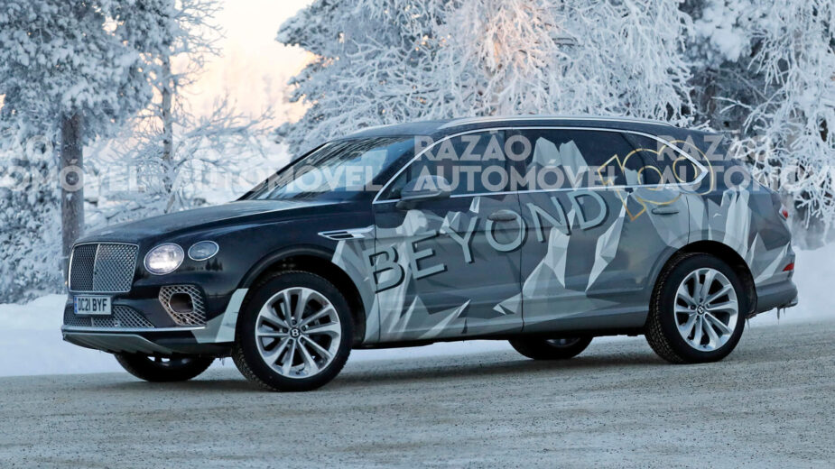 Bentley Bentayga longo fotos-espia