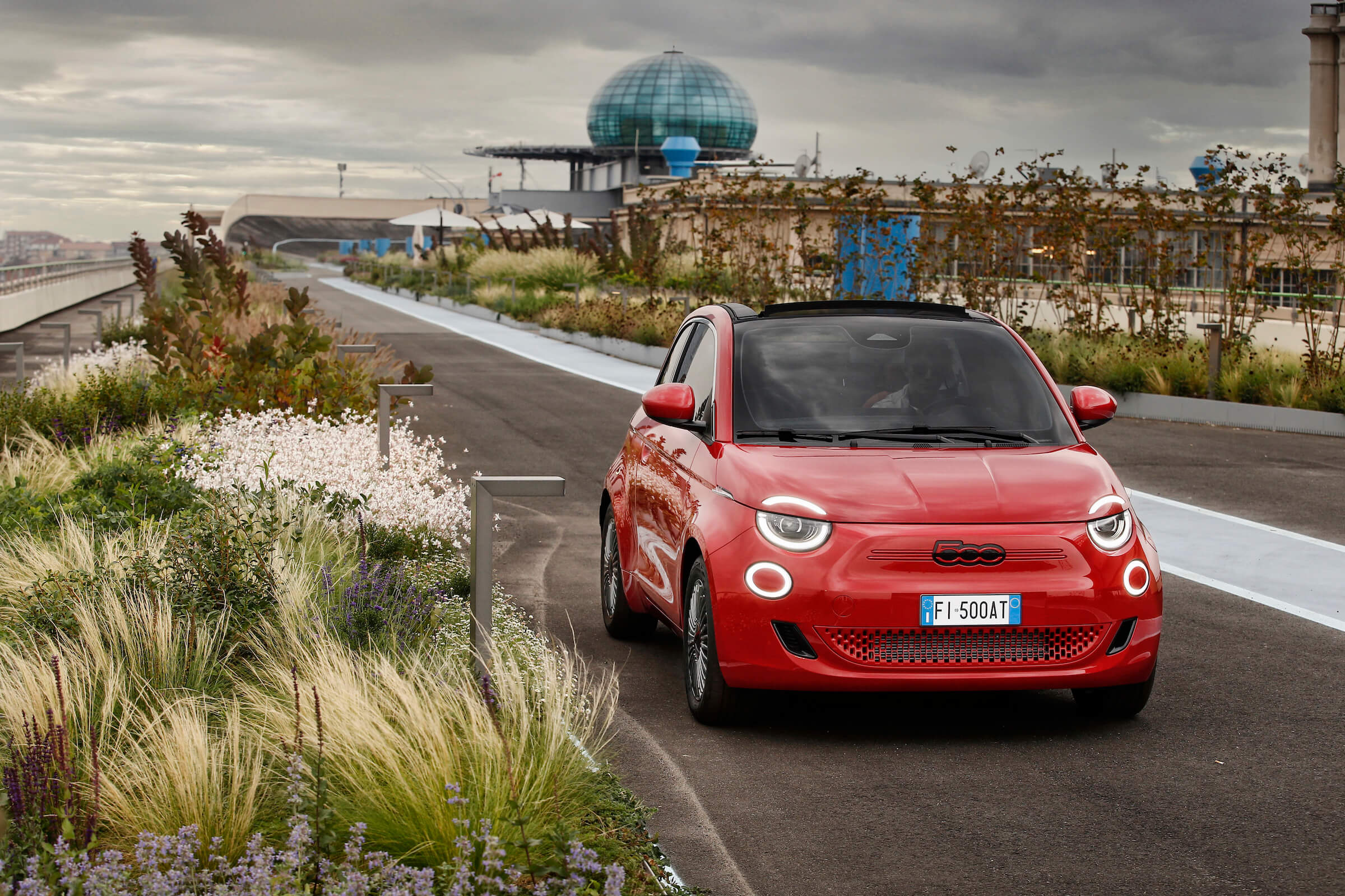 fiat novo 500 (red)