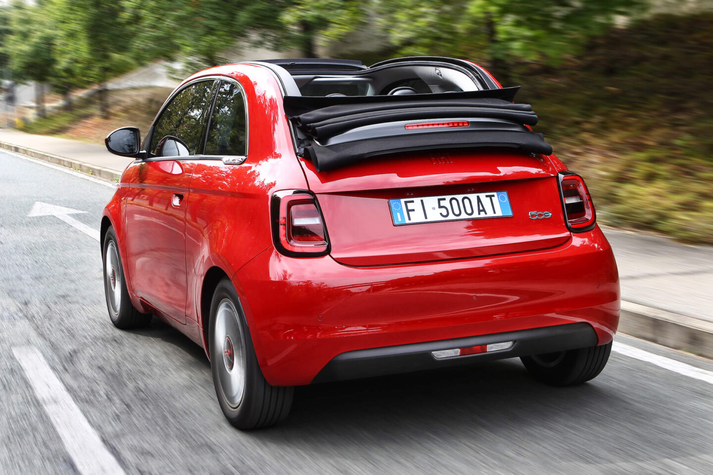 fiat novo 500 (red)