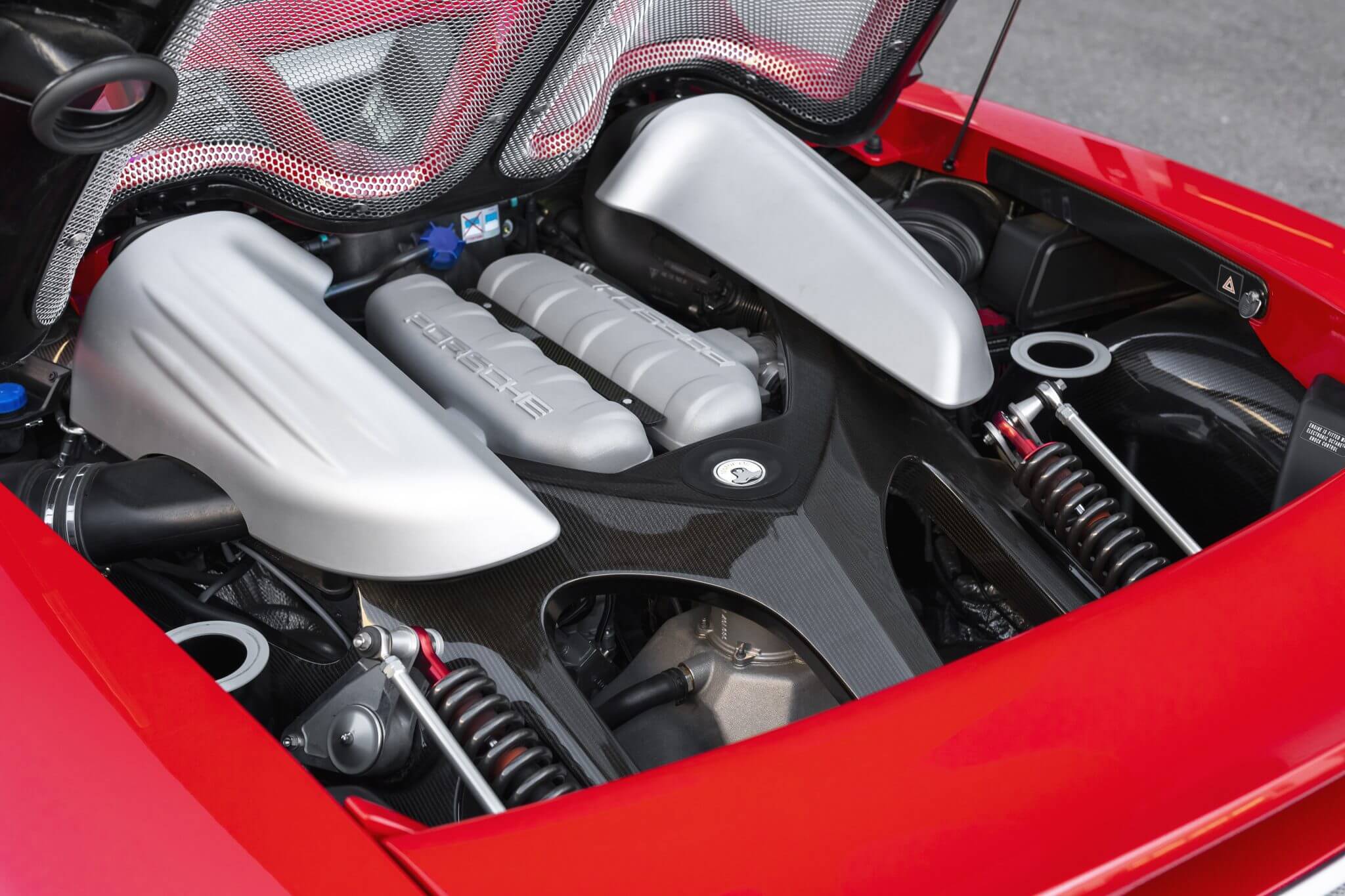 Porsche Carrera GT motor