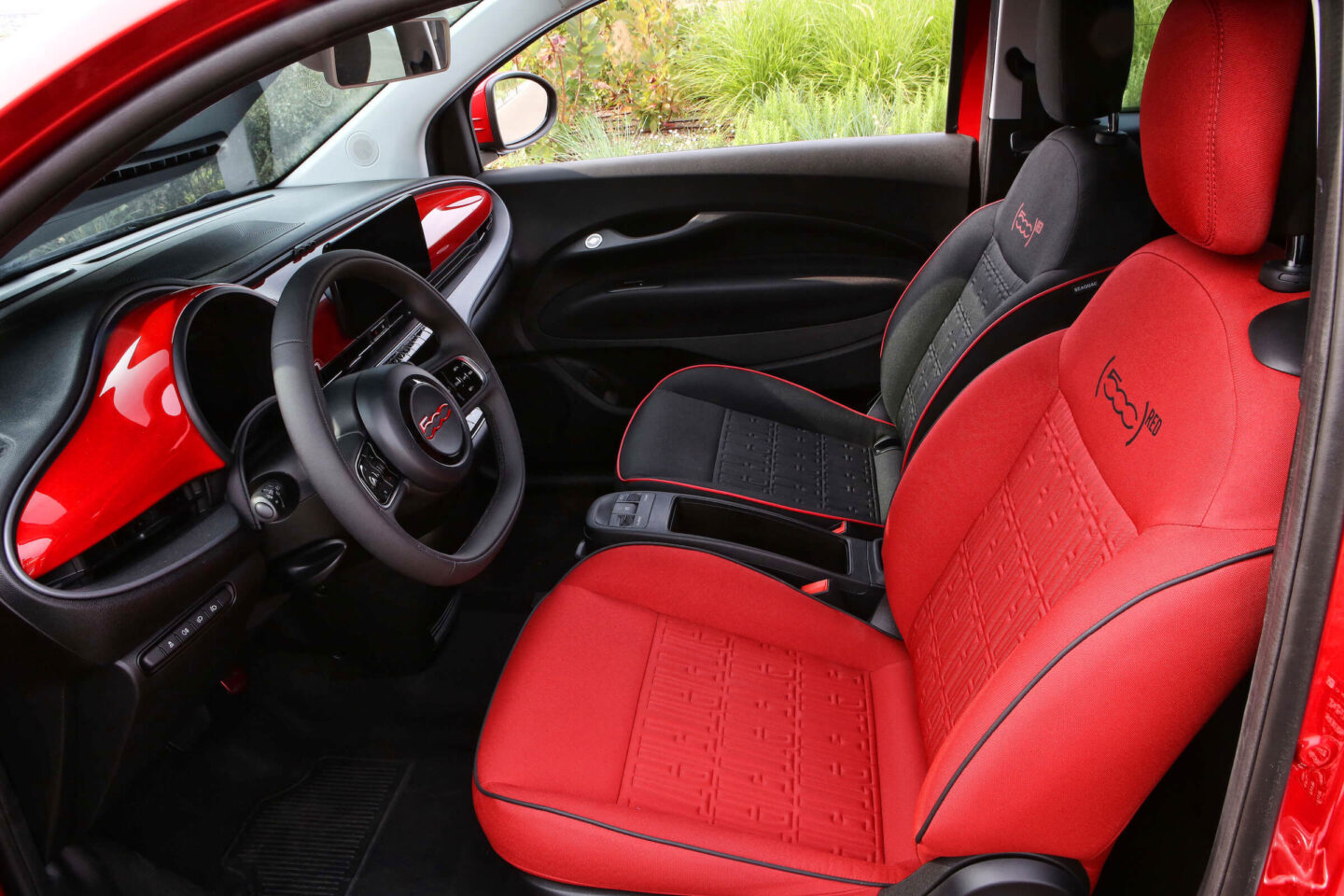 fiat novo 500 (red)