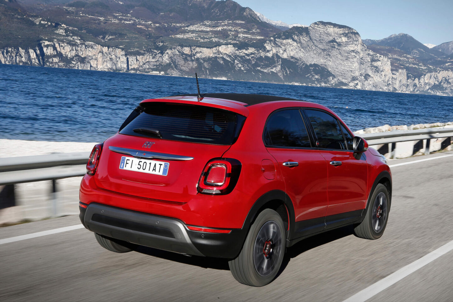 fiat 500x (red)