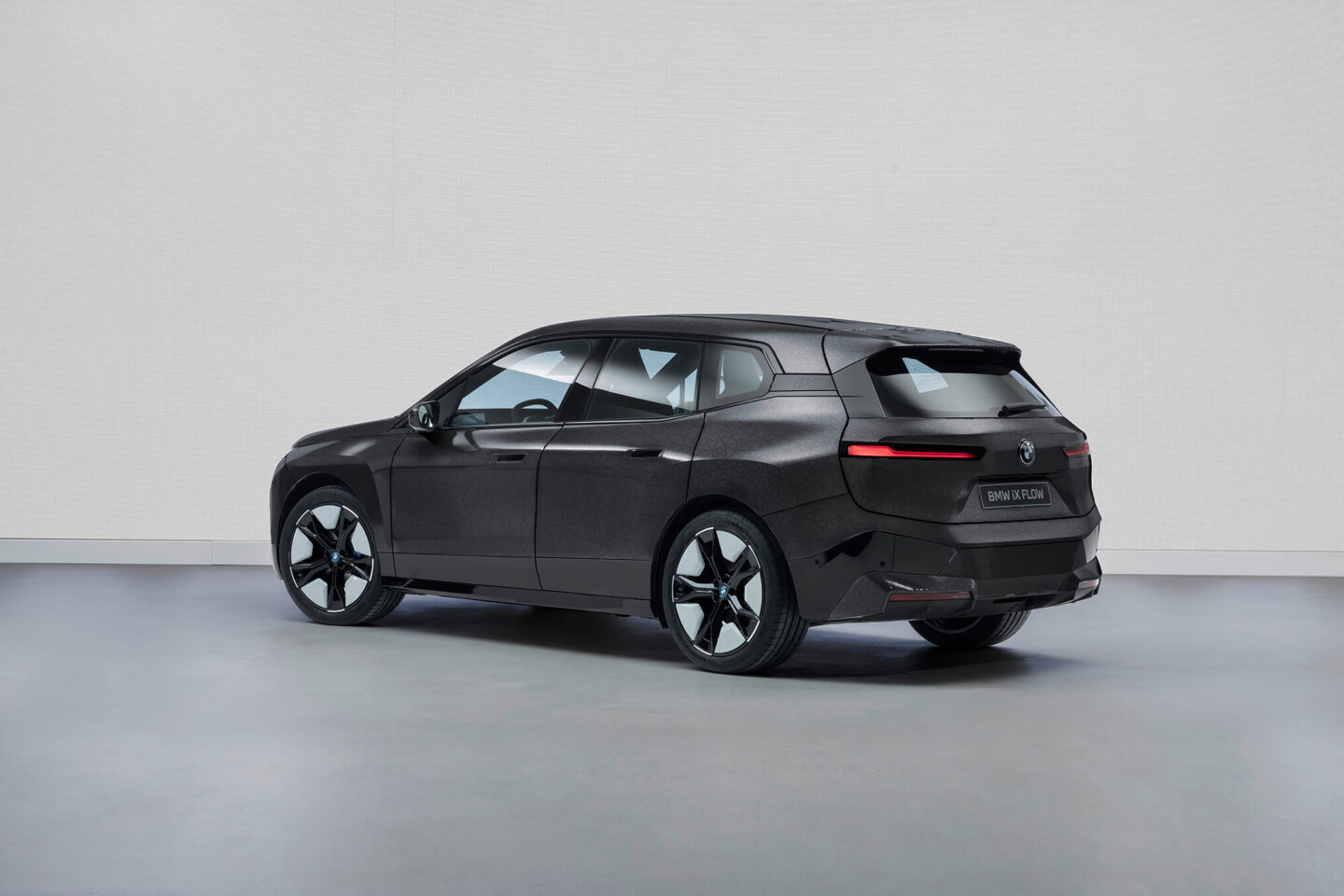 BMW ix Flow