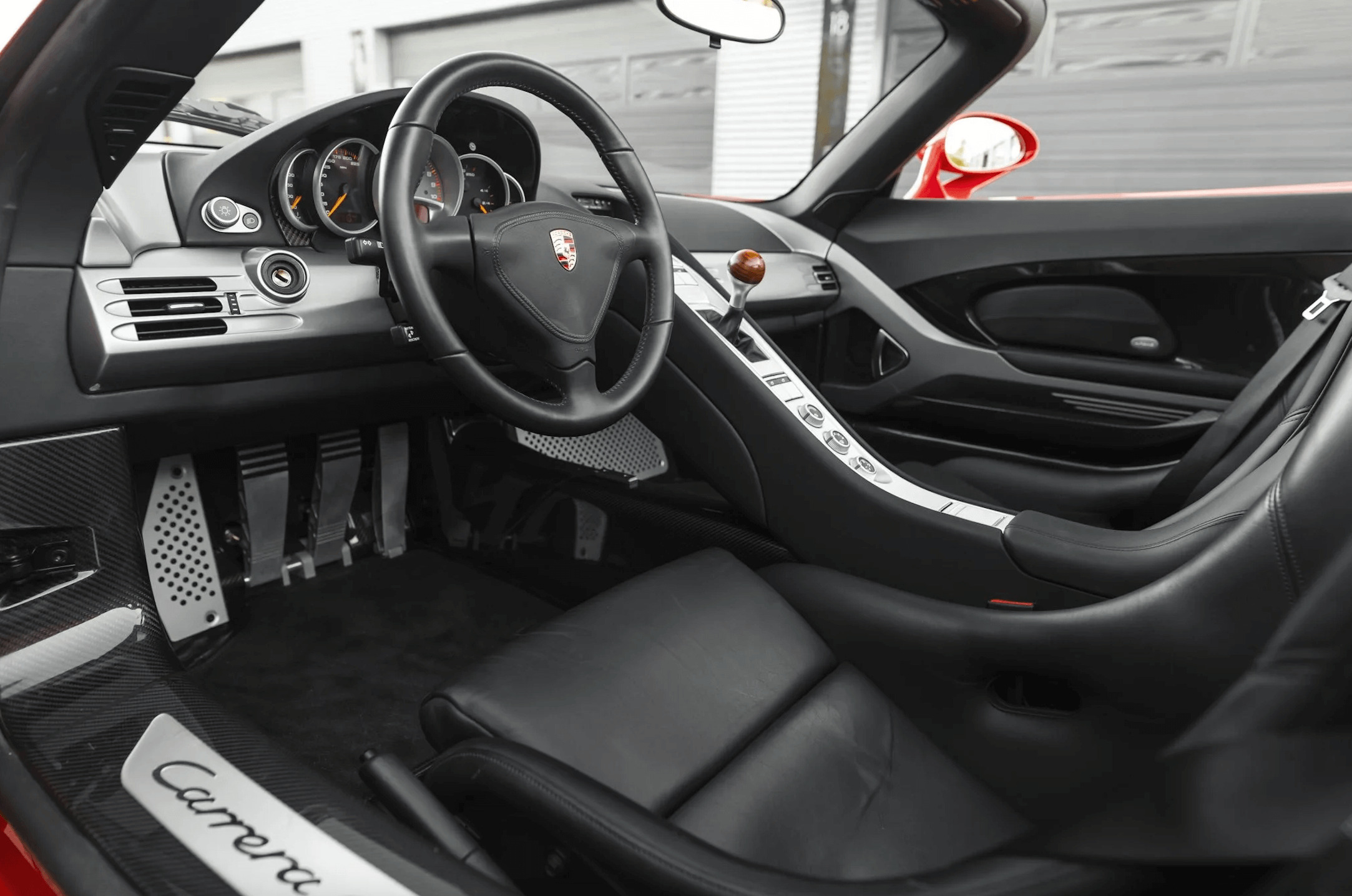 Porsche Carrera GT interior