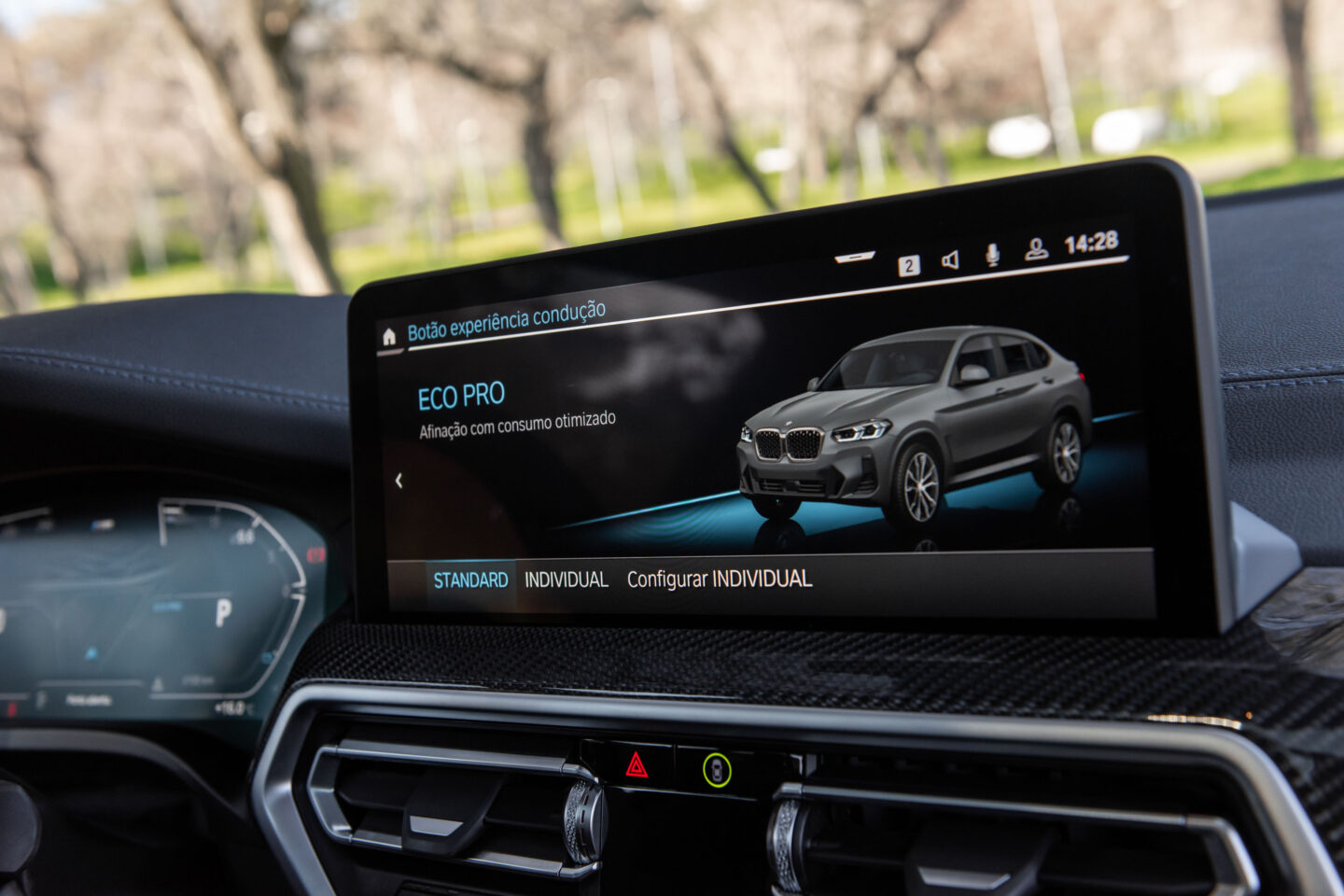 BMW X4 ecrã multimédia