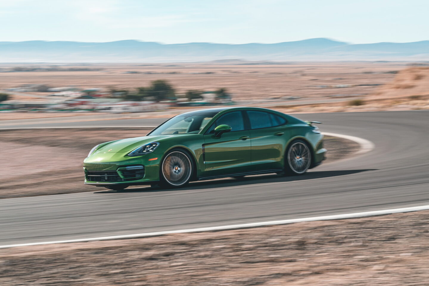 Porsche V8 Panamera