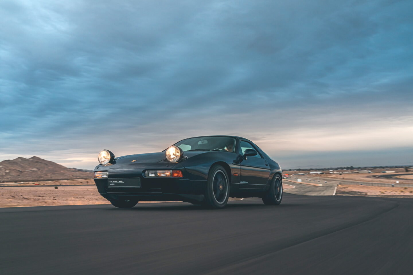 Porsche 928