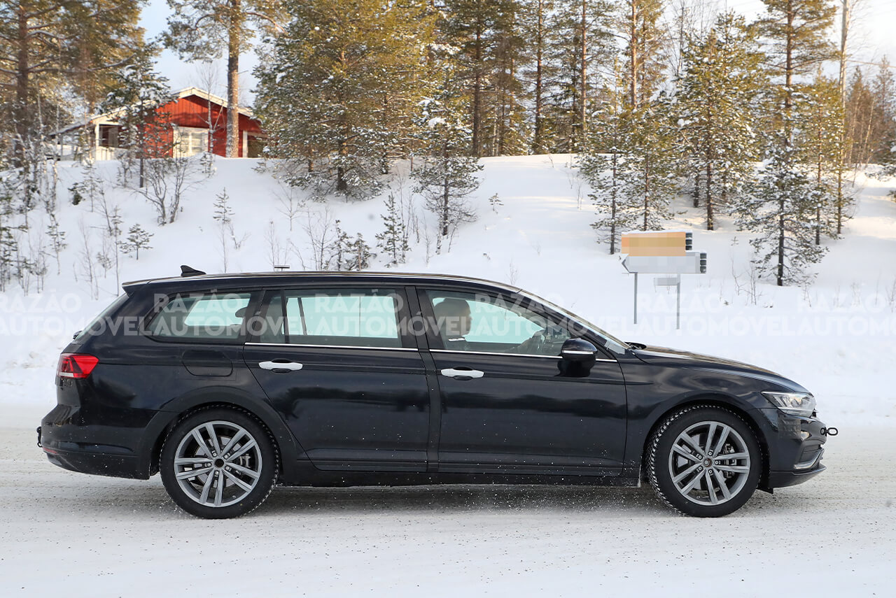 Volkswagen Passat Variant 2023 fotos-espia