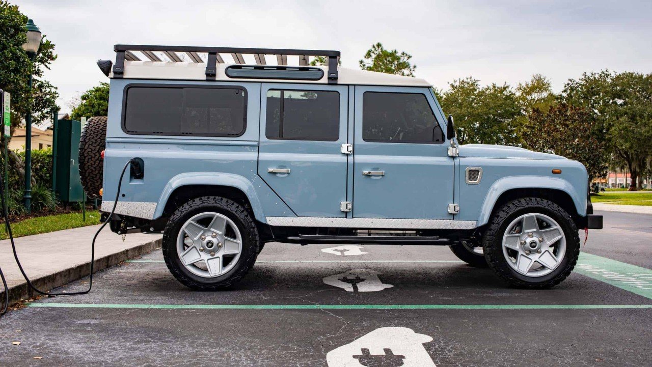 Tesla Land Rover Defender