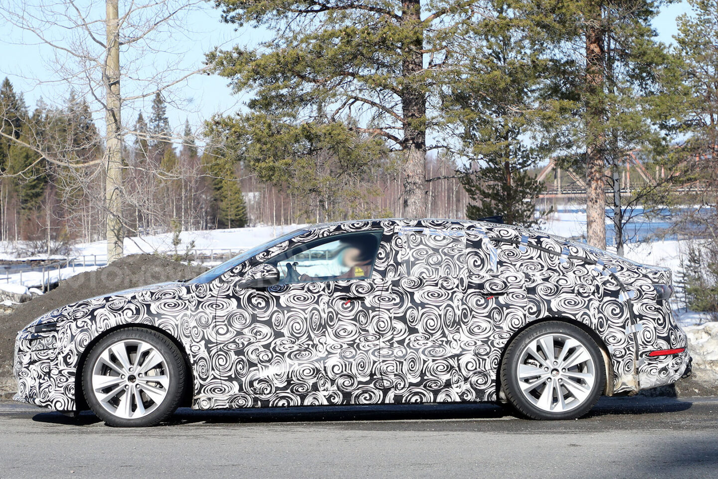 fotos-espia Audi A6 e-tron