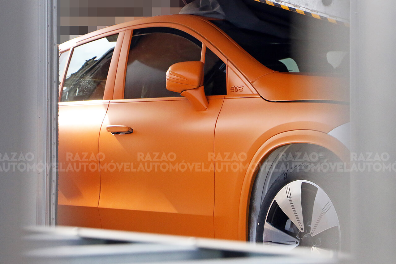 fotos-espia Mercedes-Benz EQE SUV