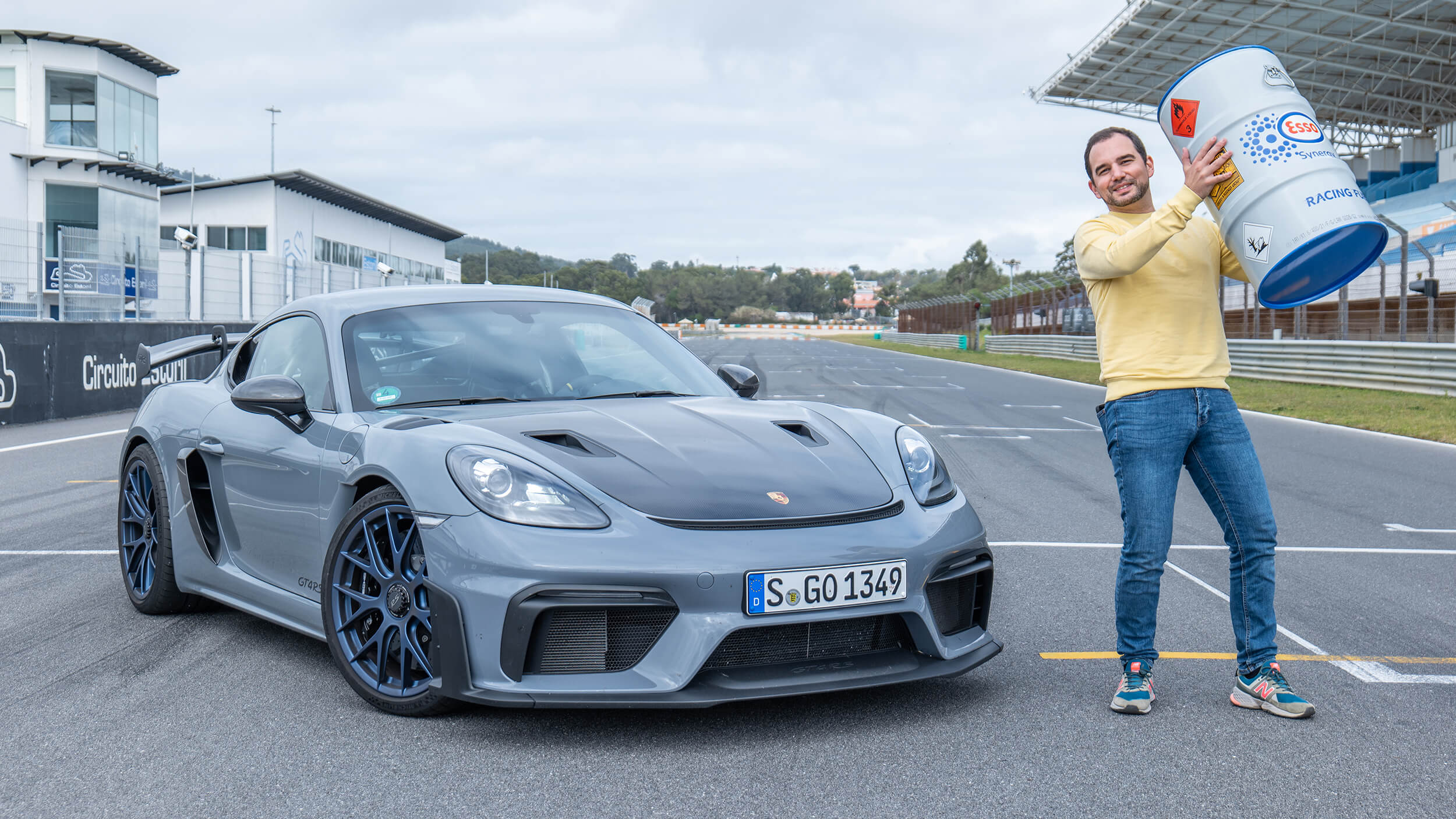 Porsche 718 Cayman GT4 RS