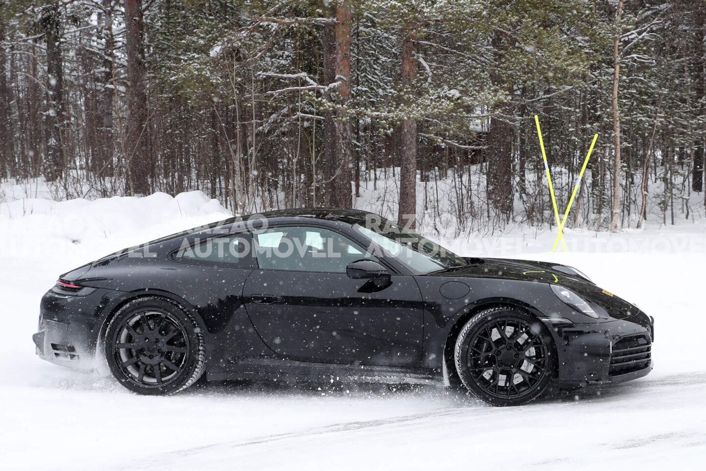 Porsche 911 992.2 híbrido fotos-espia