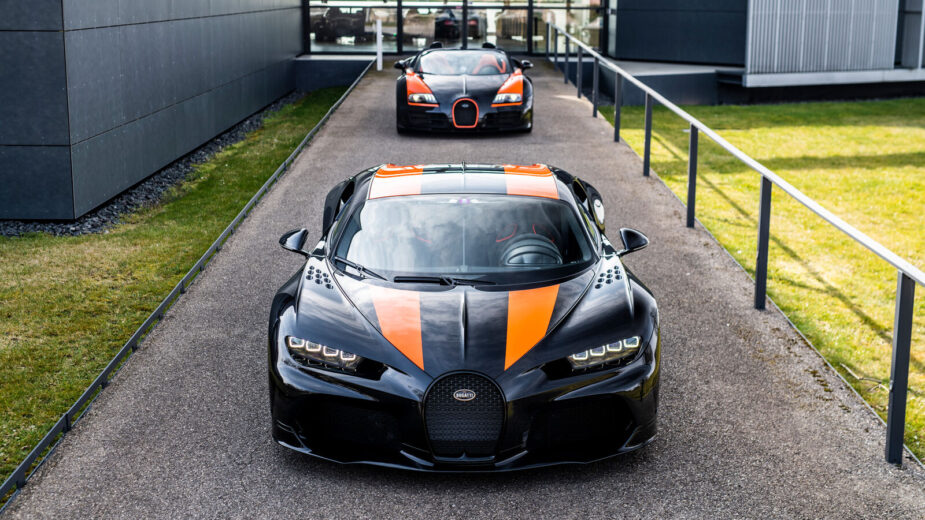 Bugatti entrega 8 carros