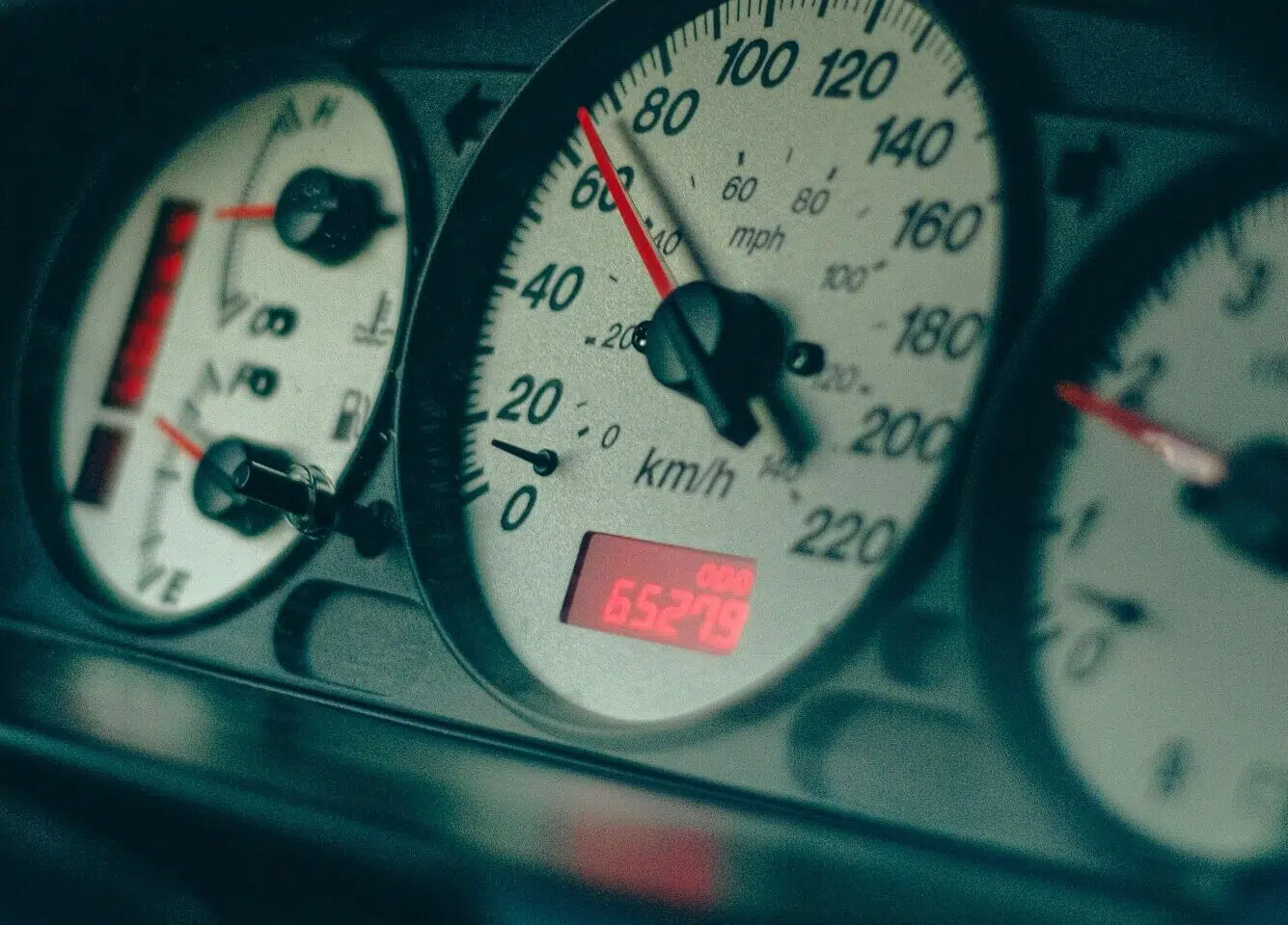Velocímetro a marcar 70 km/h