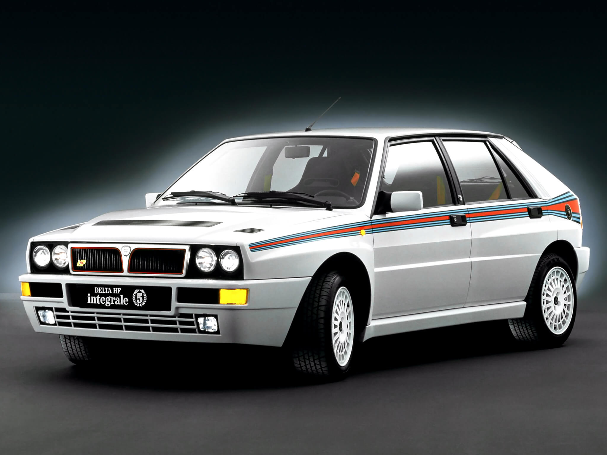 Lancia Delta HF Integrale Martini 5