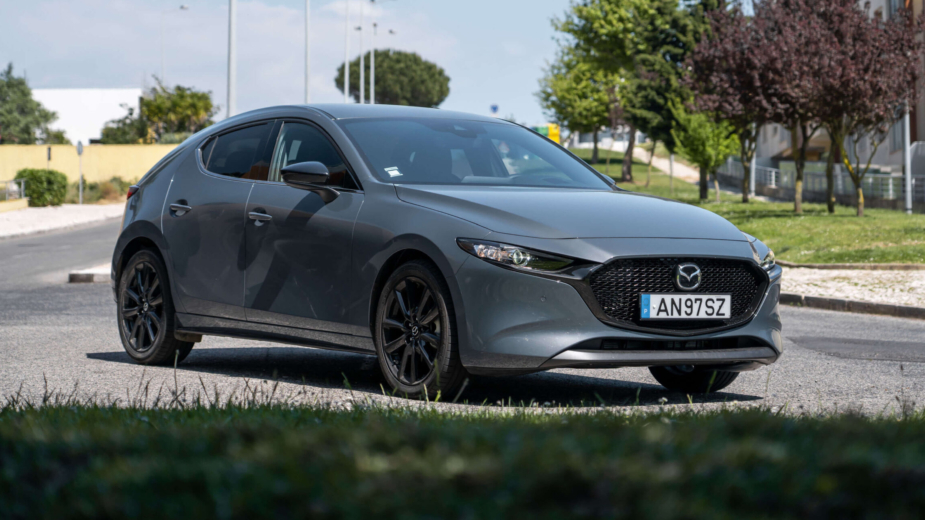 Testámos o Mazda3 com sistema “mild-hybrid”. Que mais valias traz?