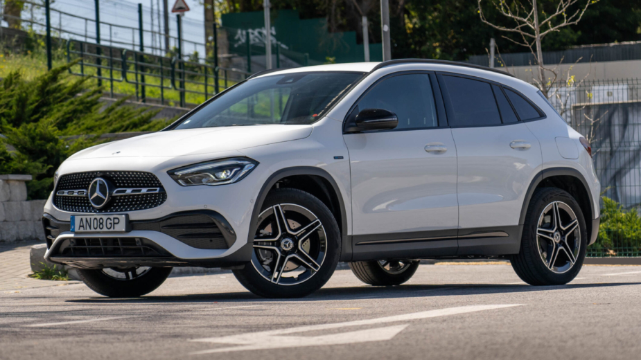 Mercedes-Benz GLA 250 e. Um híbrido plug-in para quem quer poupar combustível?