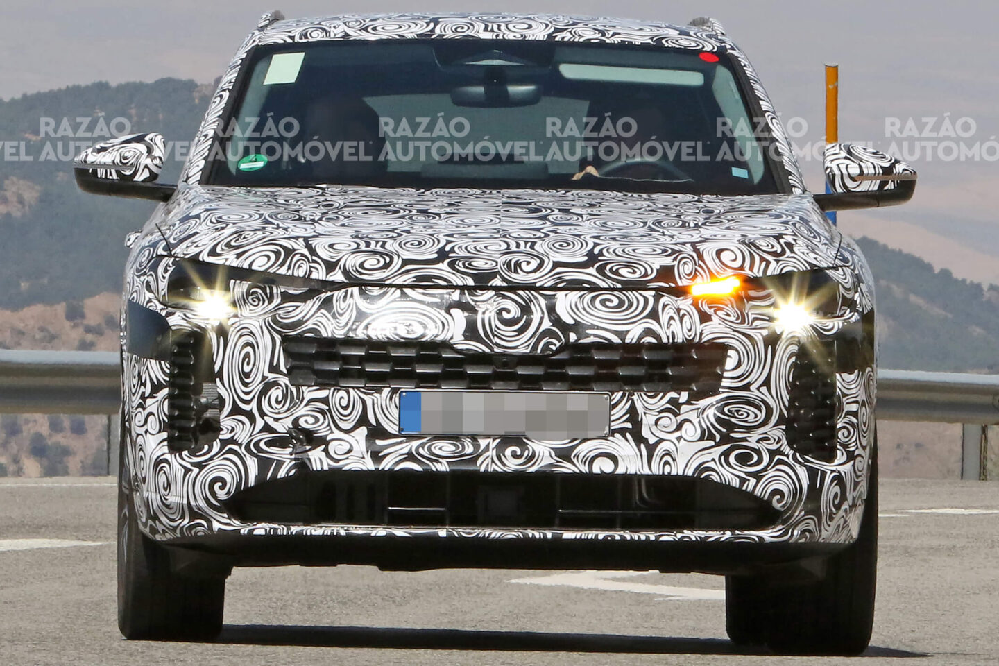 Audi SQ5 dianteira