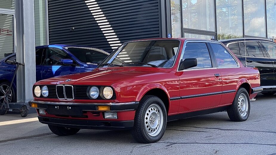 BMW 323i E30