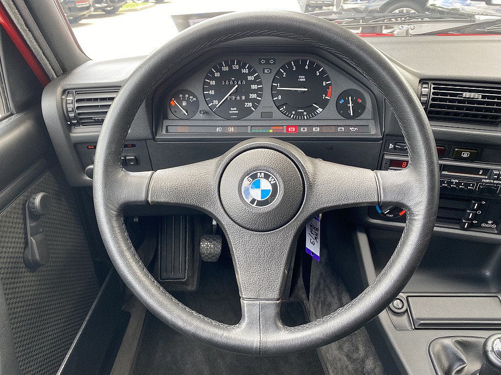 BMW 323i e30