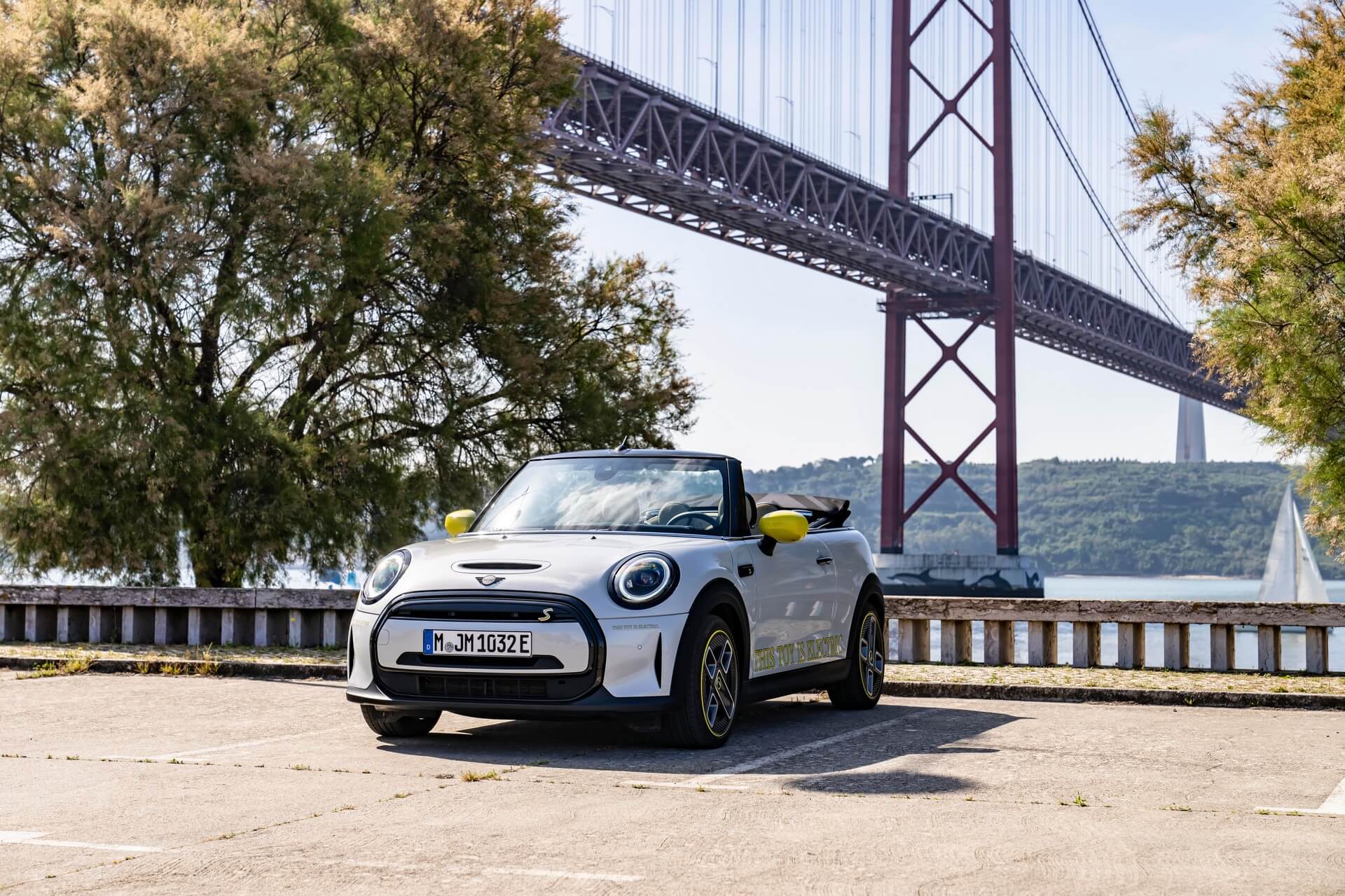 MINI Cooper SE Convertible