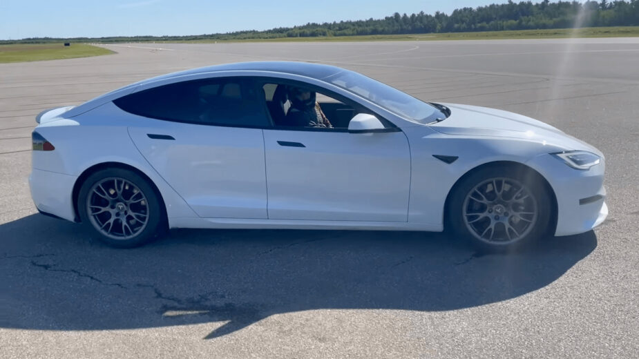 Tesla Model S Plaid 348 km-h 3