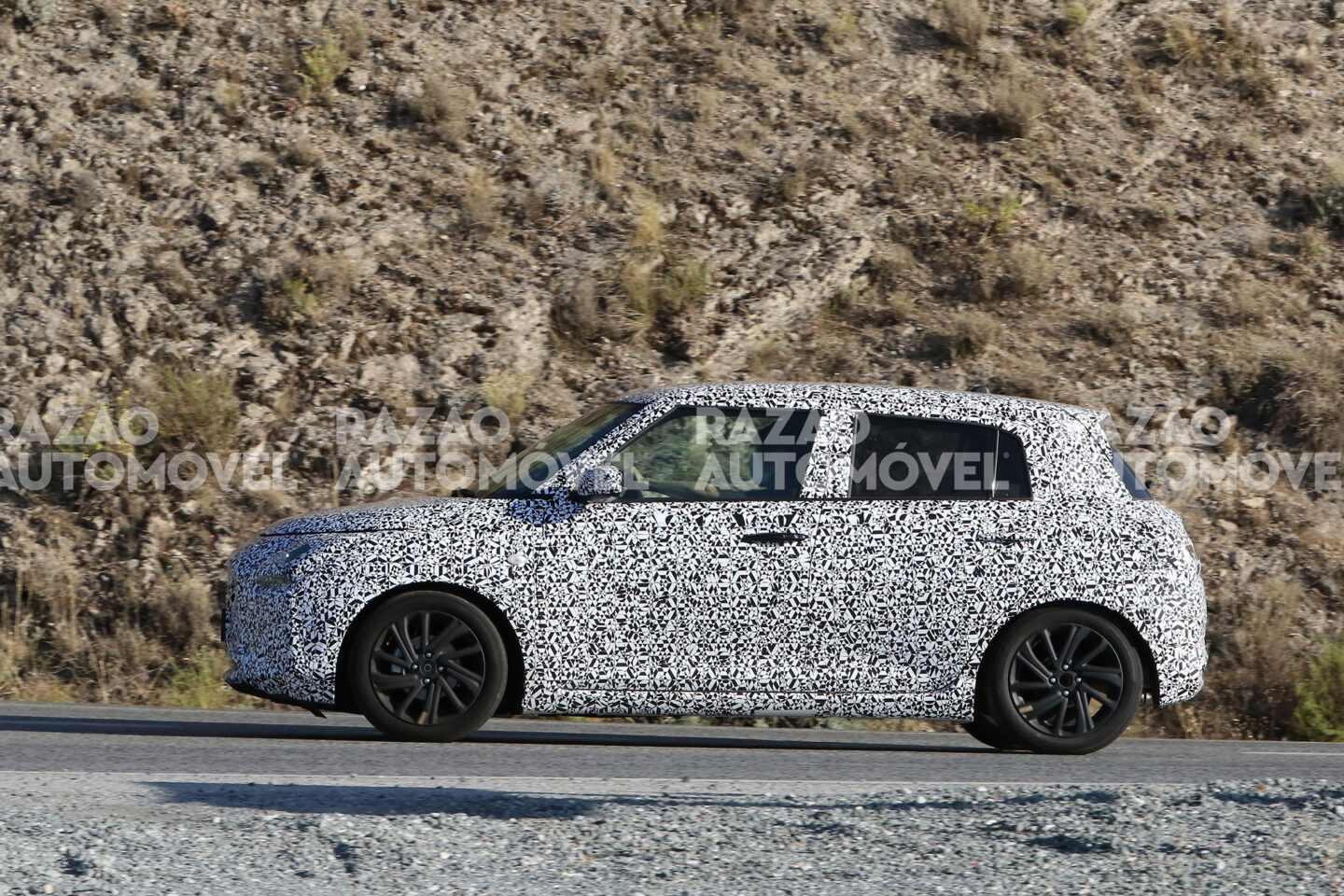 Suzuki Swift fotos-espia lateral