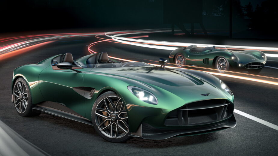 Aston Martin DBR22 com DBR1