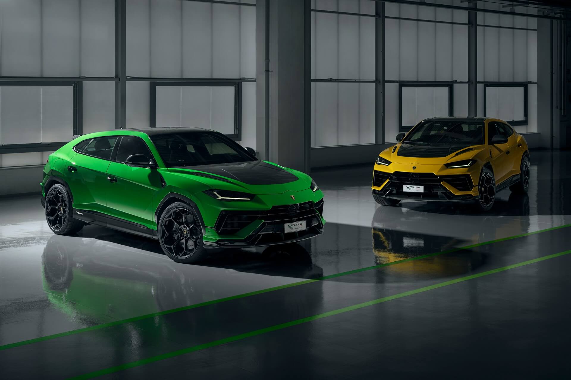 Lamborghini Urus Performante verde e amarelo vistas frente