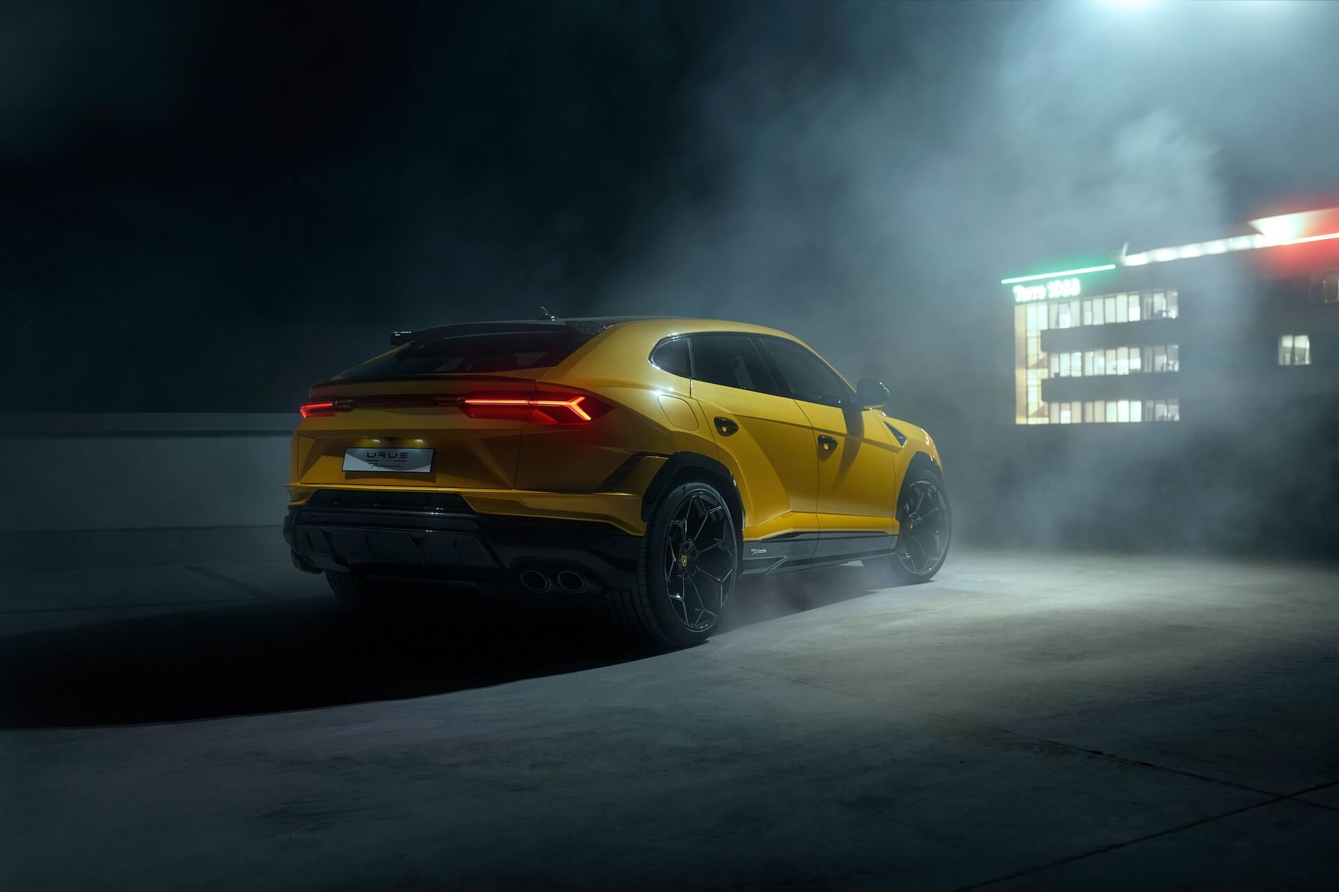 Lamborghini Urus Performante 3/4 traseira