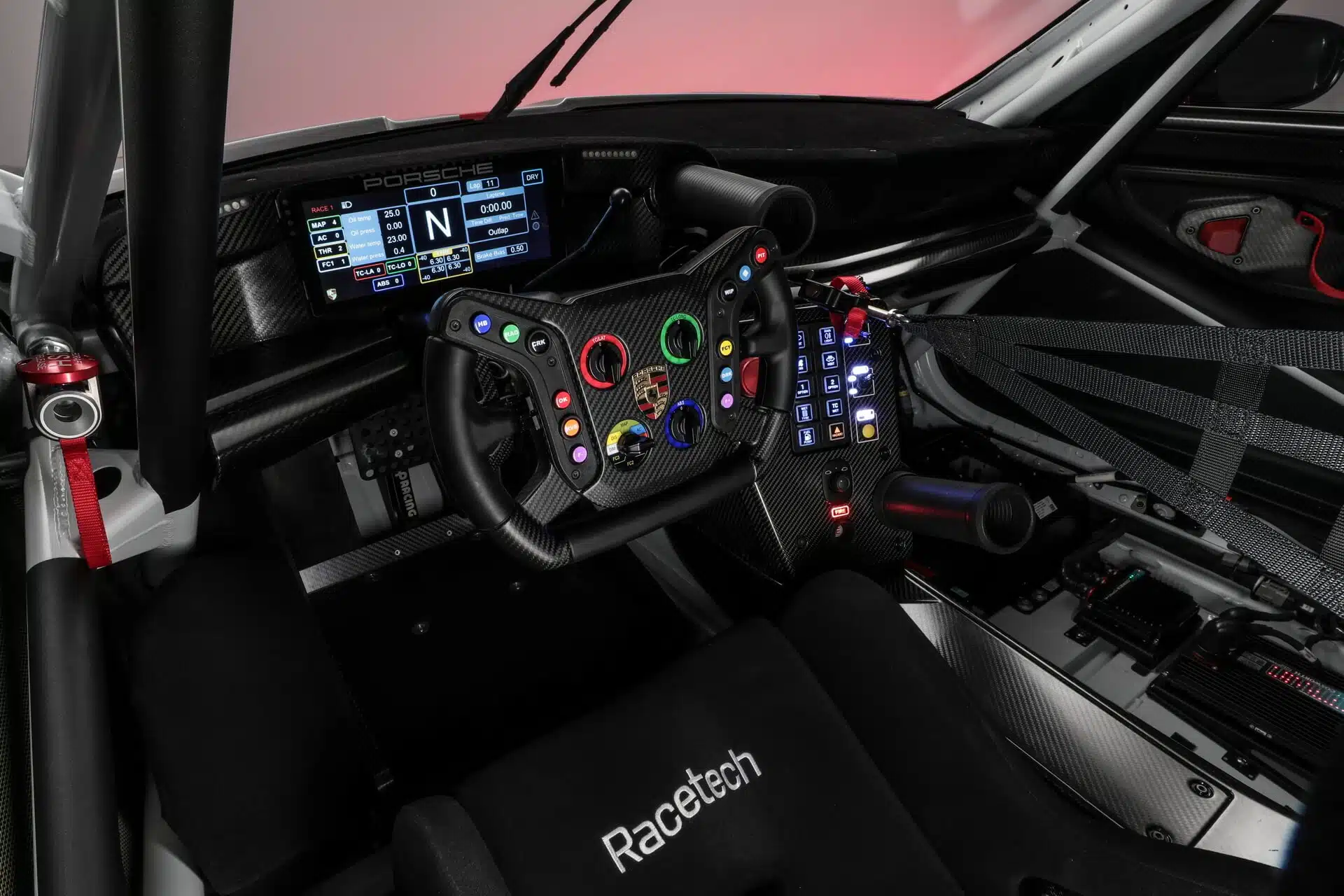 Porsche 911 GT3 R interior