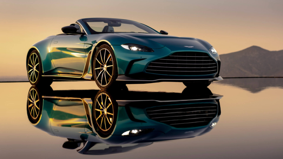 Aston Martin V12 Vantage Roadster dianteira