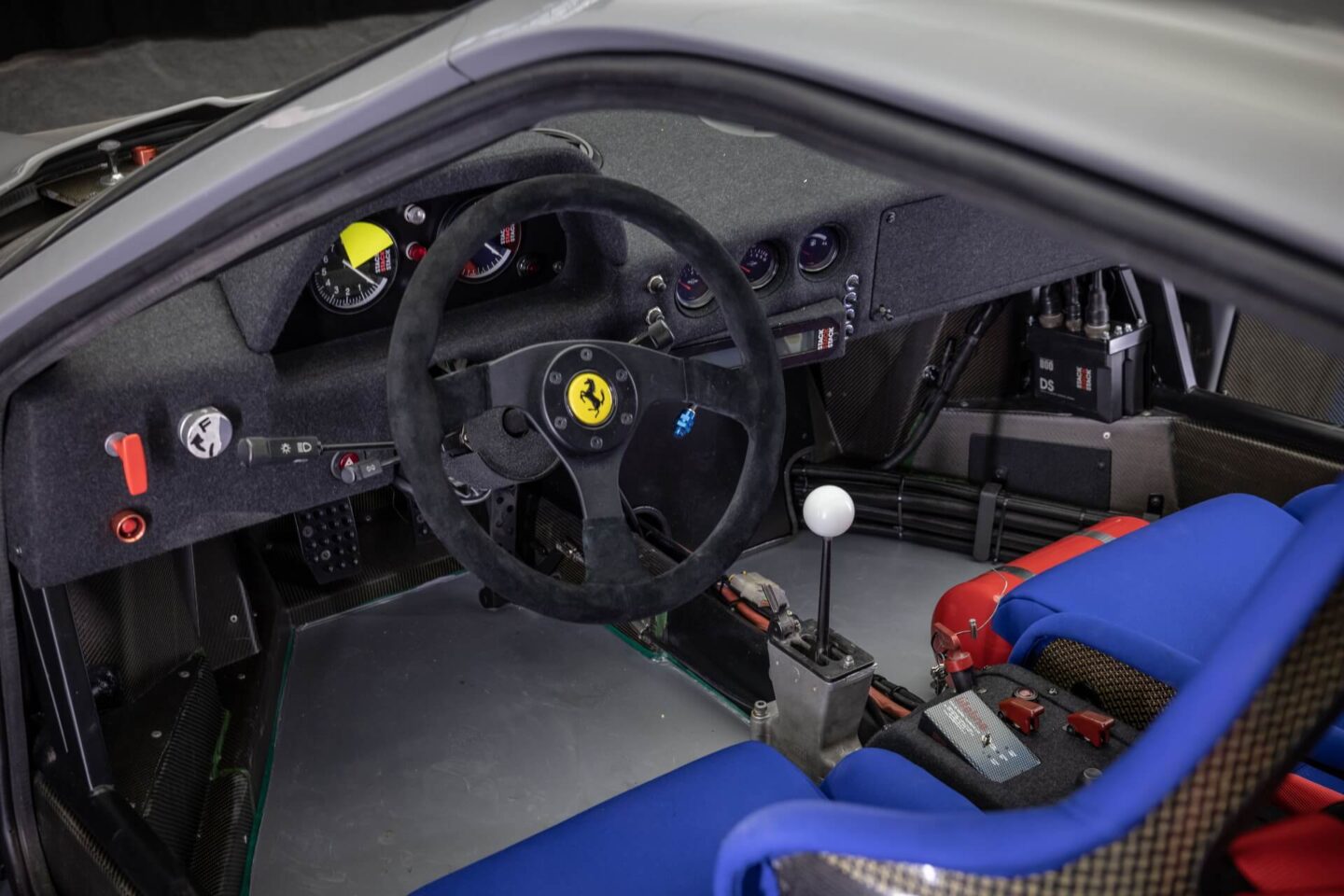 Ferrari F40 Competizione interior