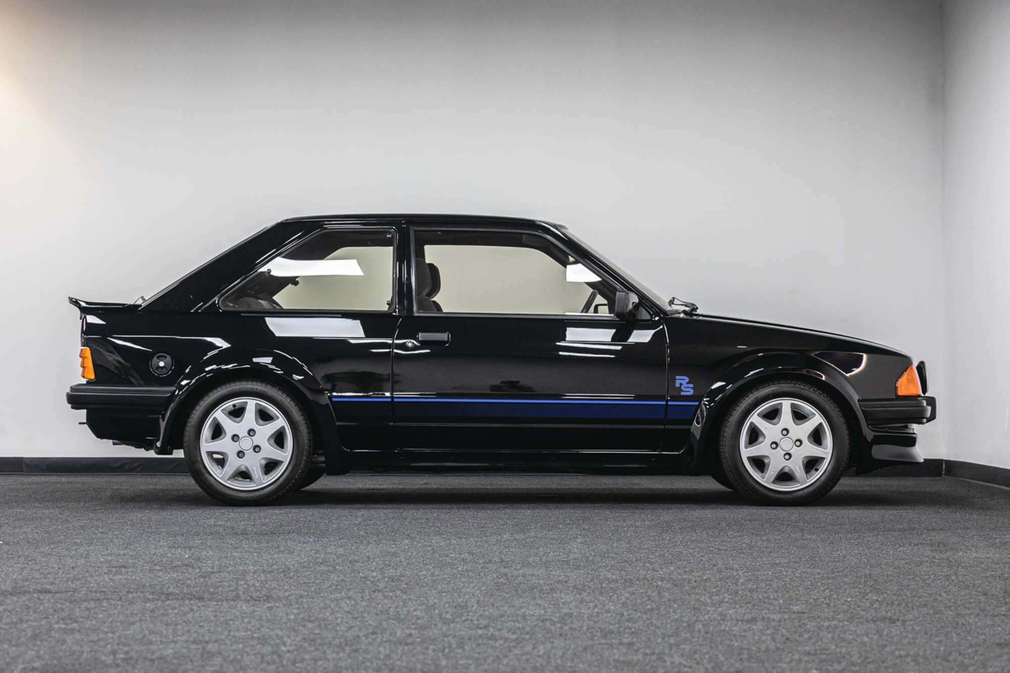 Ford Escort RS Turbo lateral