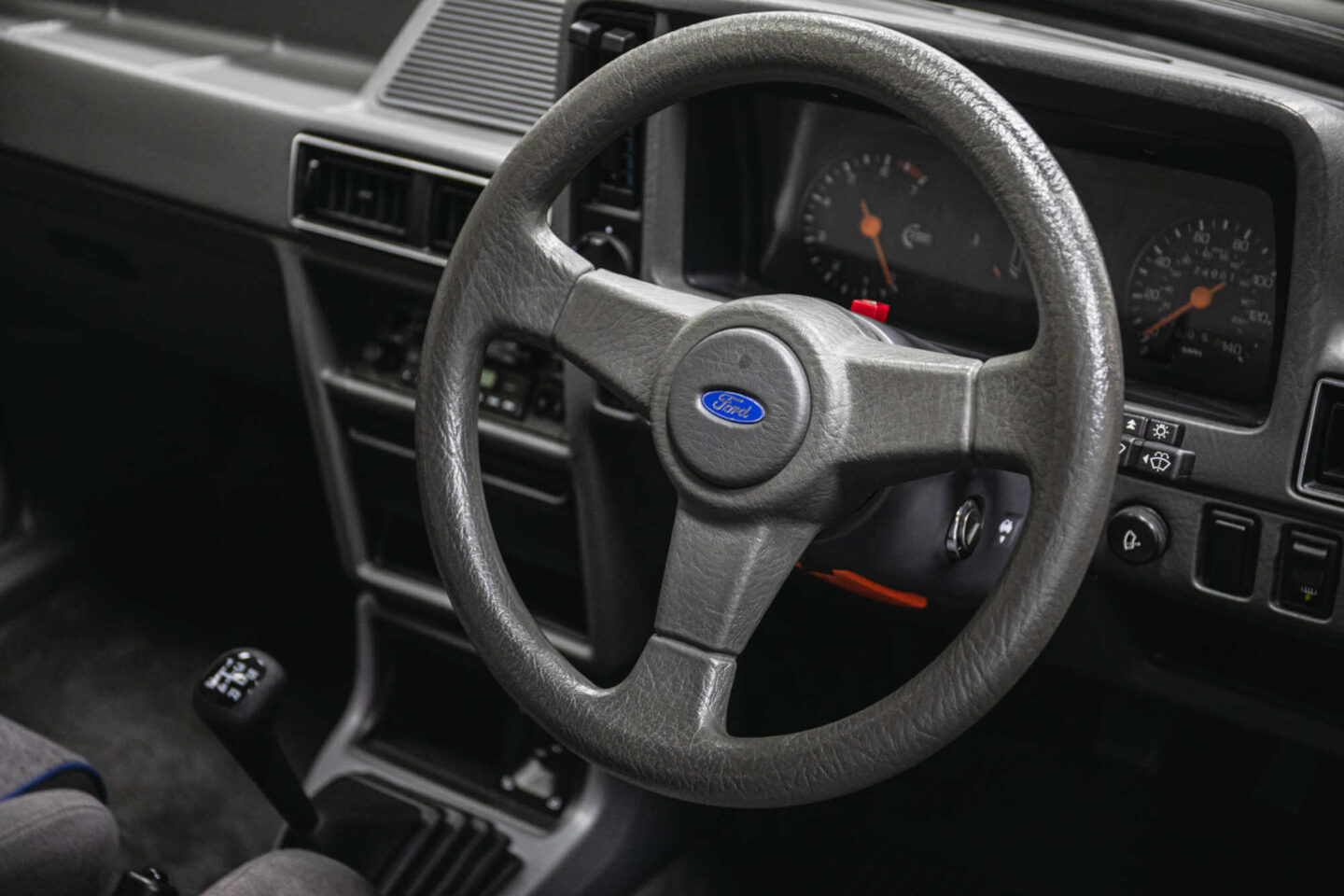 Ford Escort RS Turbo interior