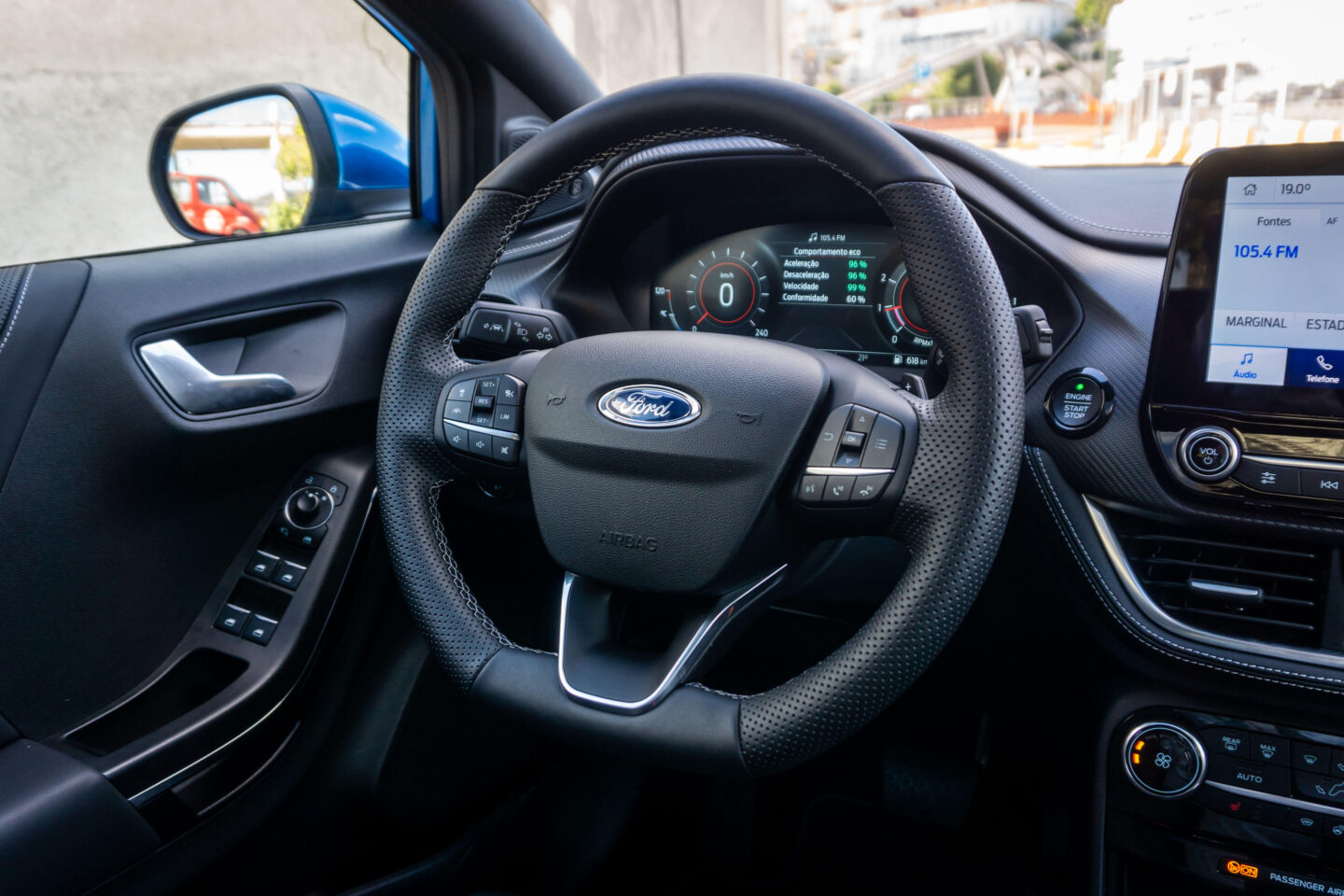 Ford Puma ST line detalhe volante