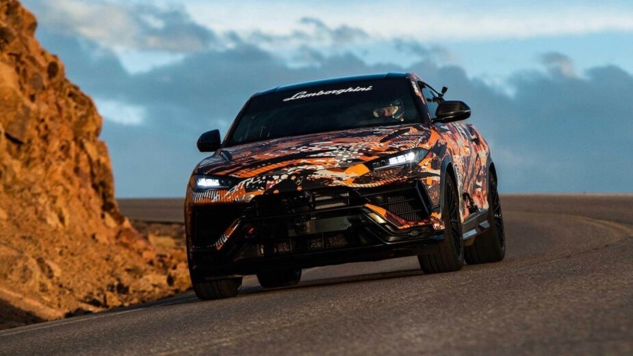 Lamborghini Urus EVO recorde subida Pikes Peak