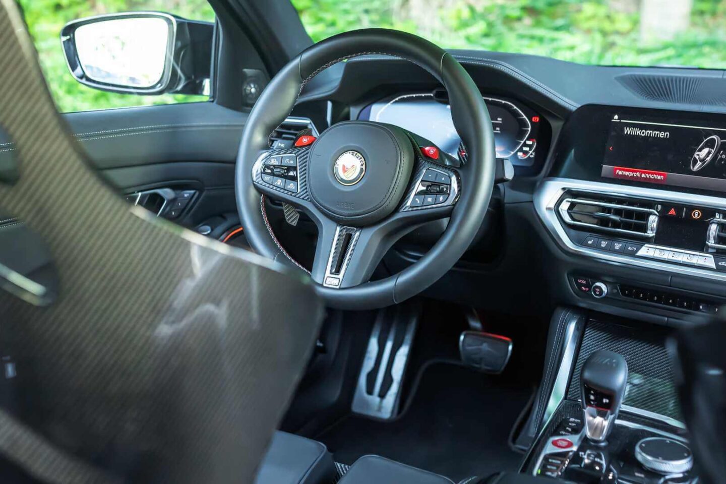 Manhattan MH3 GTR interior