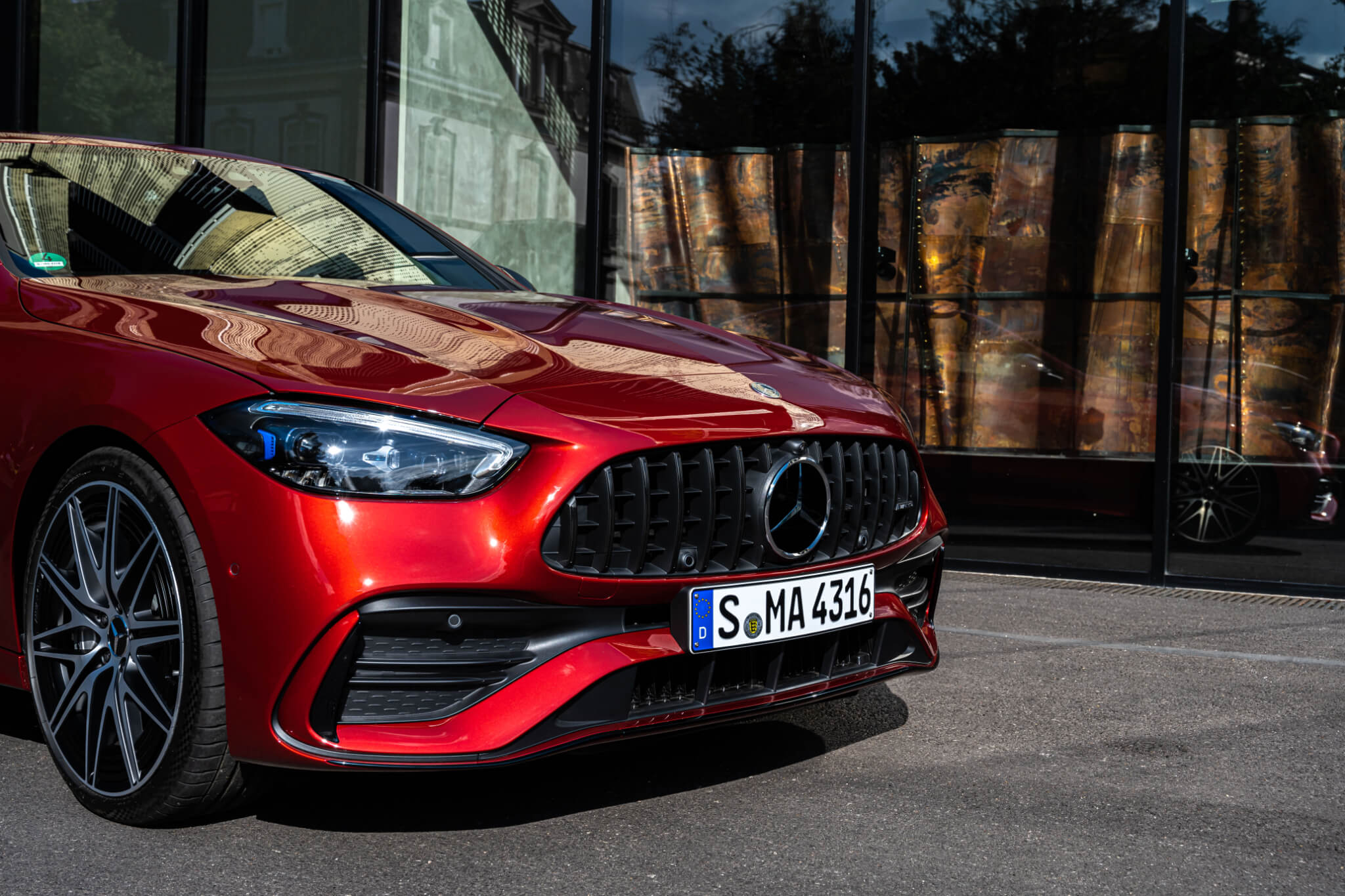 Mercedes-AMG C 43 vista detalhe da frente